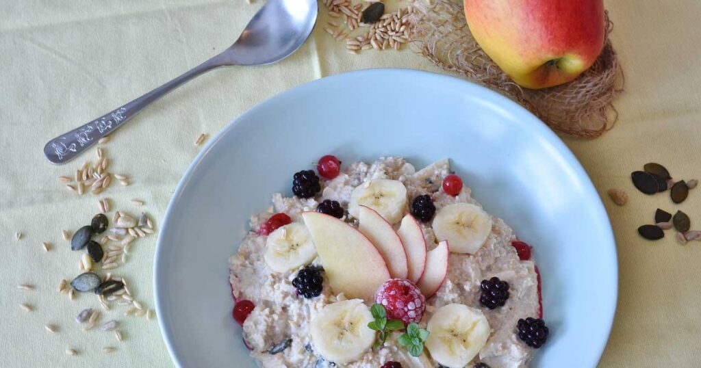 Süßer Haferbrei mit Obst - Grundrezept bei Diabetes